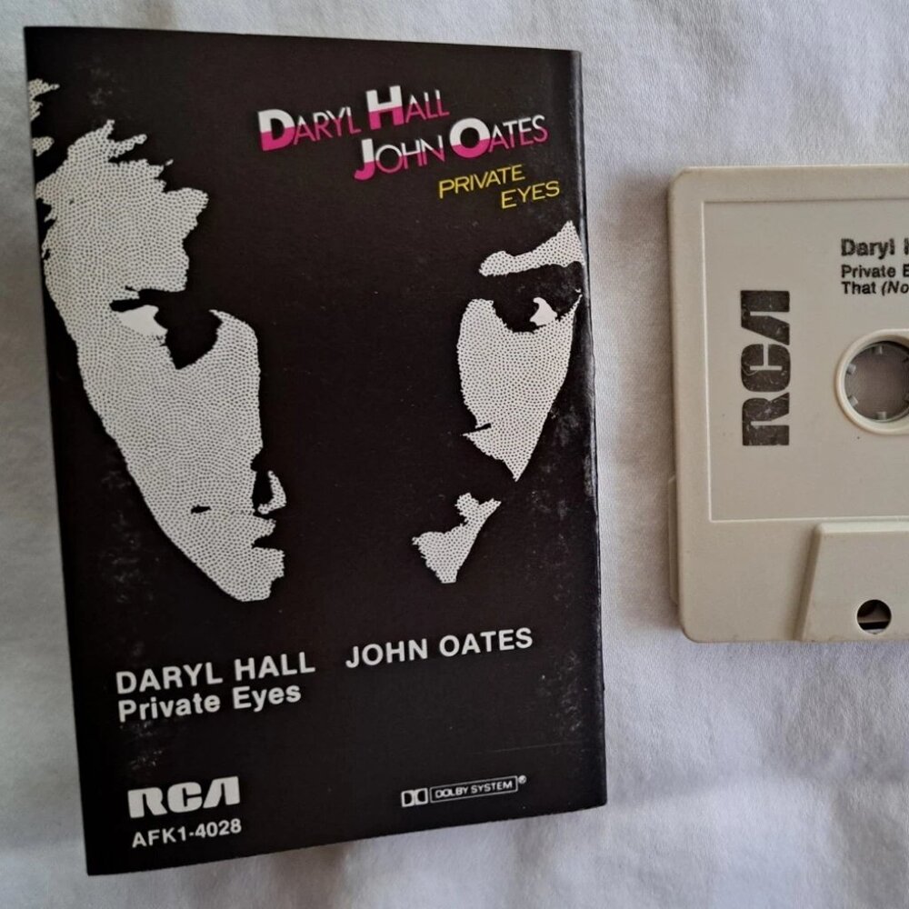 DARYL HALL & JOHN OATES - Private Eyes - RCA 1981 CASSETTE TAPE